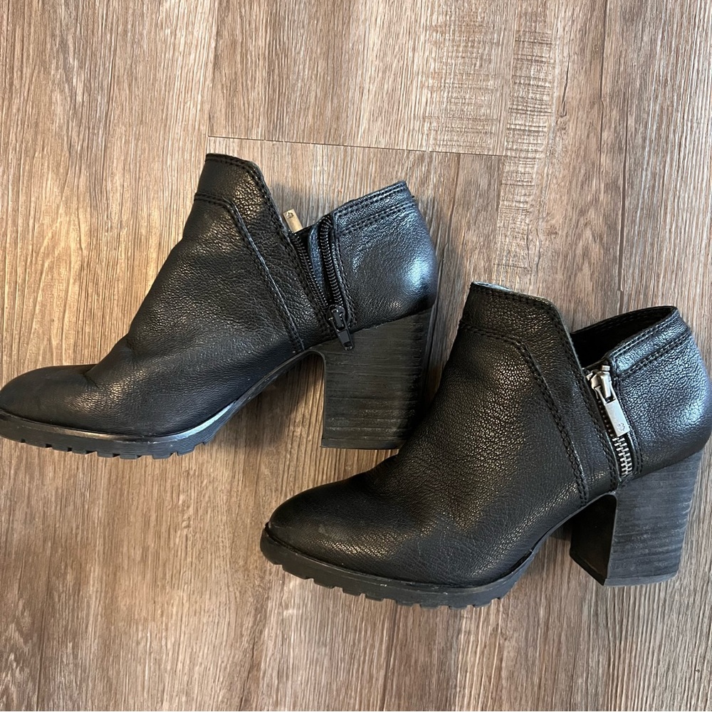 Lucky Brand Size 7 Booties Leather